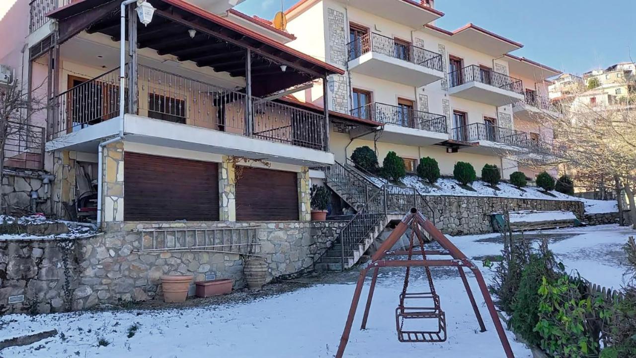 Ξενώνας Μενελαΐς - Menelais Apartments Thrapsimion ภายนอก รูปภาพ