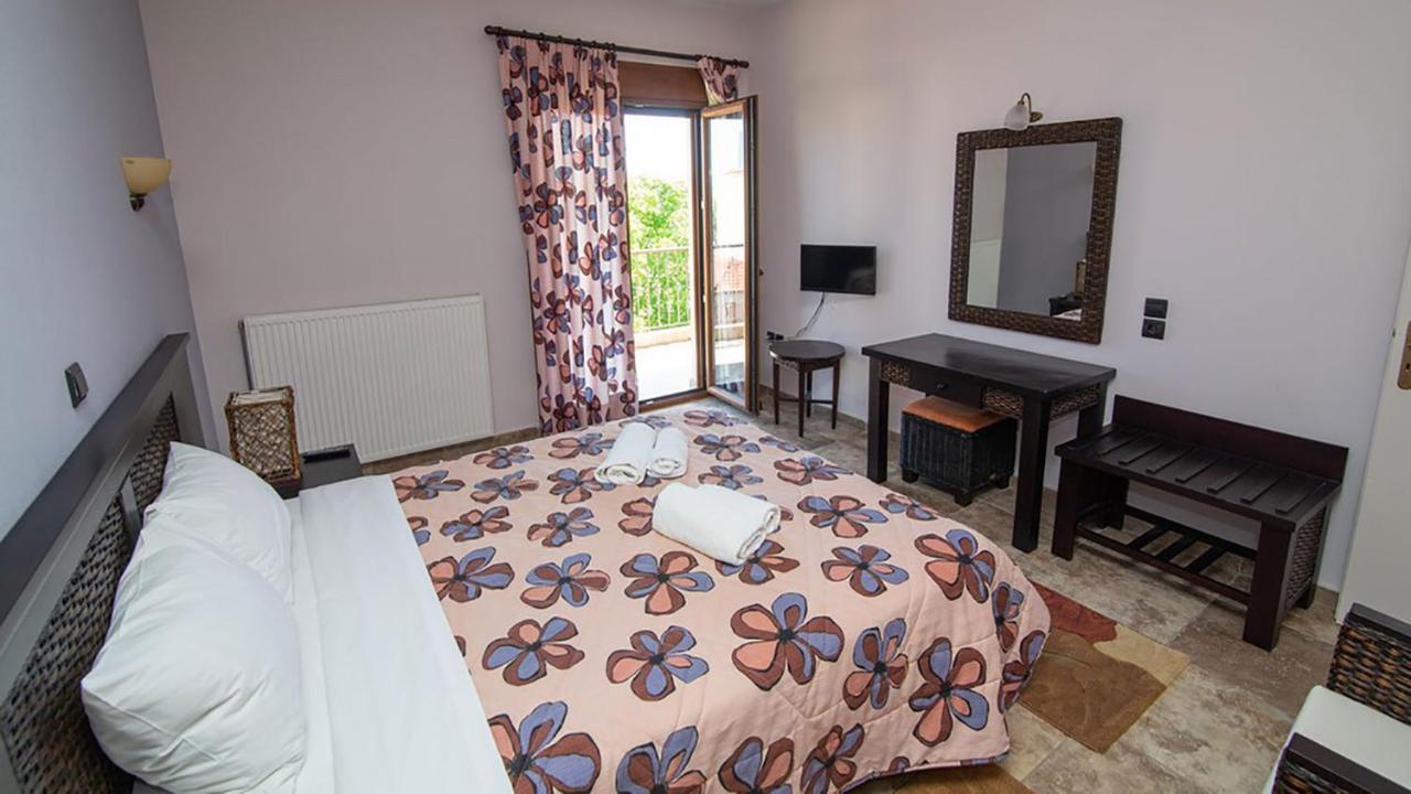 Ξενώνας Μενελαΐς - Menelais Apartments Thrapsimion ภายนอก รูปภาพ