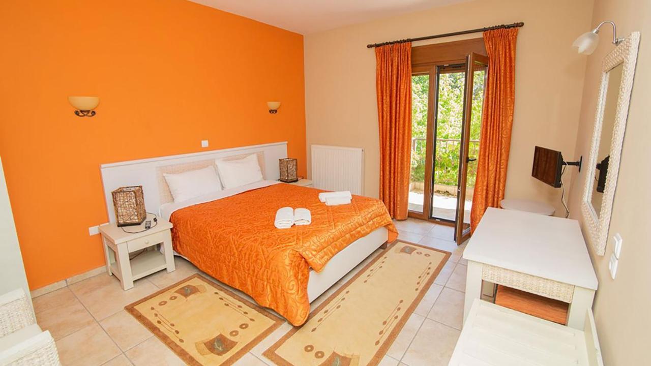 Ξενώνας Μενελαΐς - Menelais Apartments Thrapsimion ภายนอก รูปภาพ