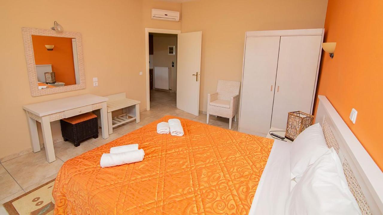 Ξενώνας Μενελαΐς - Menelais Apartments Thrapsimion ภายนอก รูปภาพ