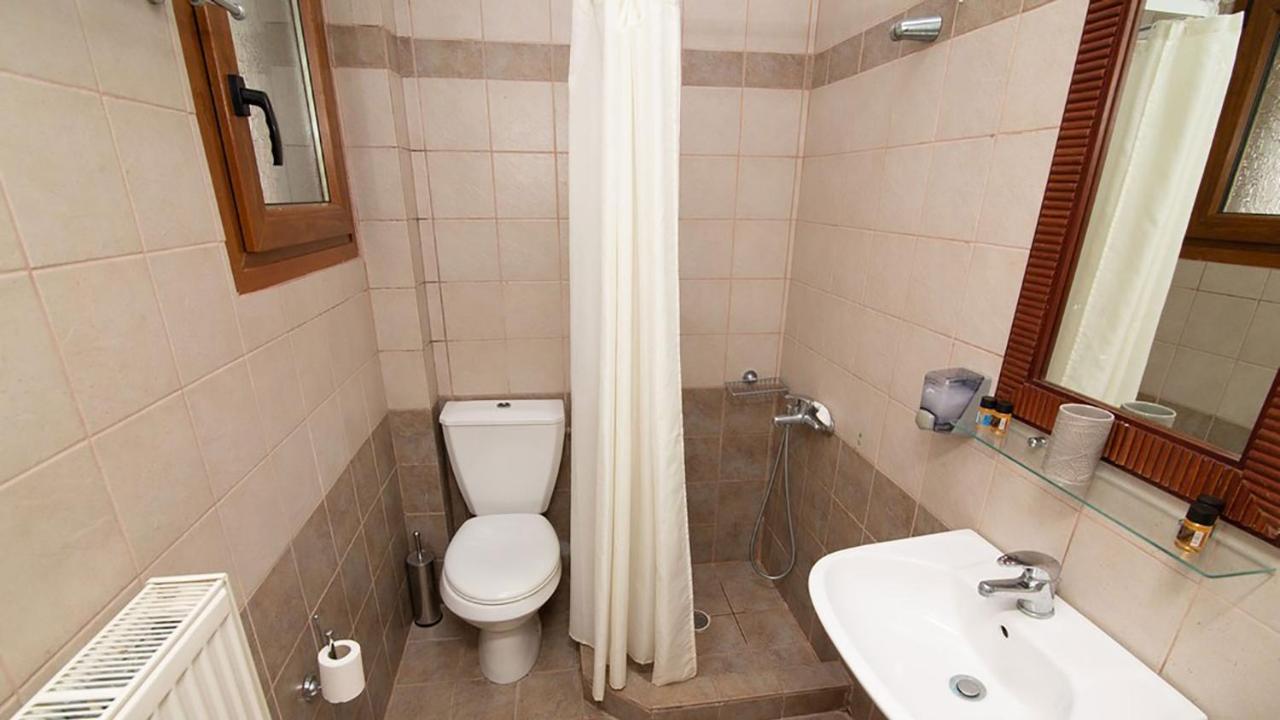 Ξενώνας Μενελαΐς - Menelais Apartments Thrapsimion ภายนอก รูปภาพ