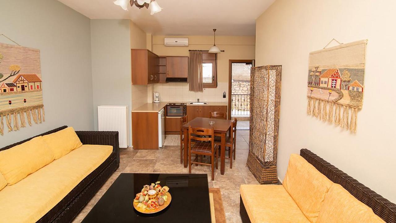 Ξενώνας Μενελαΐς - Menelais Apartments Thrapsimion ภายนอก รูปภาพ
