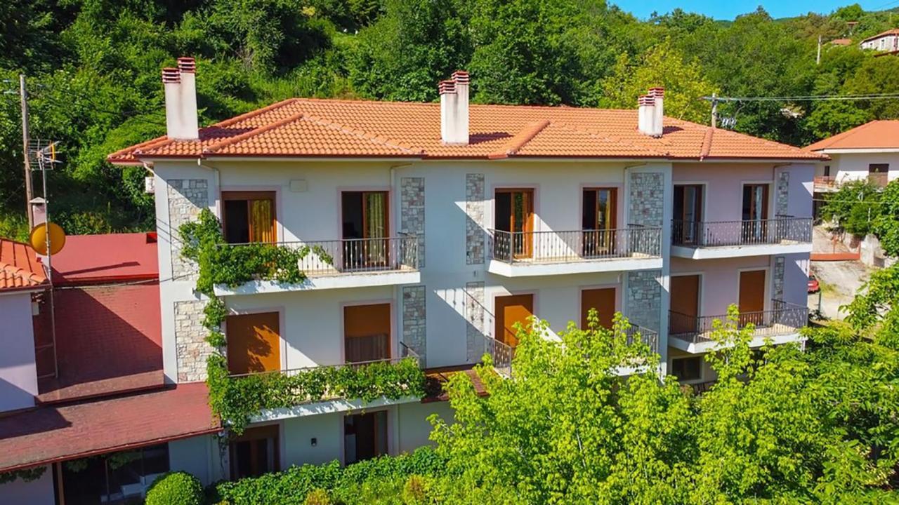 Ξενώνας Μενελαΐς - Menelais Apartments Thrapsimion ภายนอก รูปภาพ