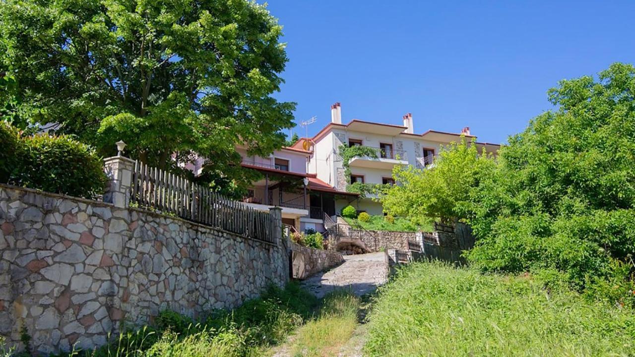 Ξενώνας Μενελαΐς - Menelais Apartments Thrapsimion ภายนอก รูปภาพ